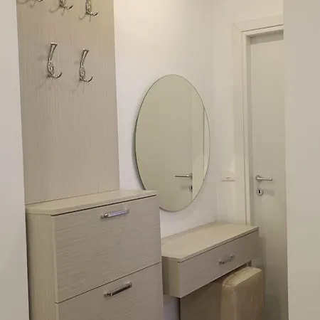 The Twins Nr12 Durrës