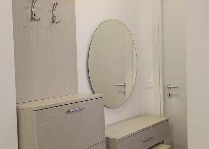 The Twins Nr12 Durrës